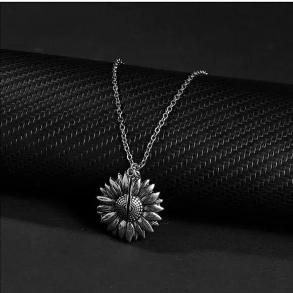 Sunflower Zinc Alloy NWT - Picture 2 of 14